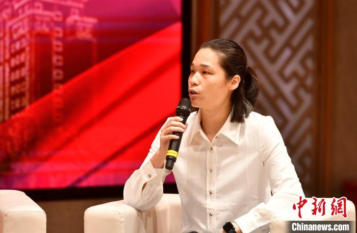 圖為林莉在福建師范大學分享會上發(fā)言。　呂明 攝