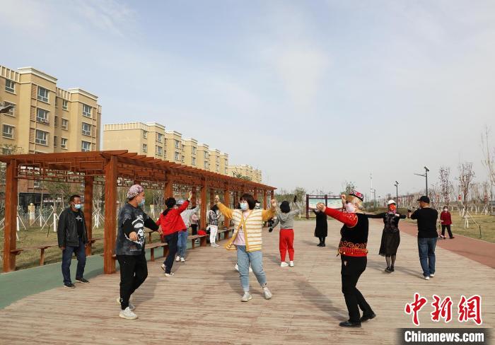 新疆兵團農場里的民族團結故事