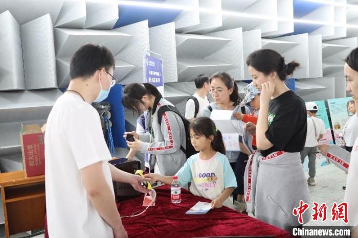 中科院聲學(xué)所公眾科學(xué)日活動現(xiàn)場。　中科院聲學(xué)所 供圖