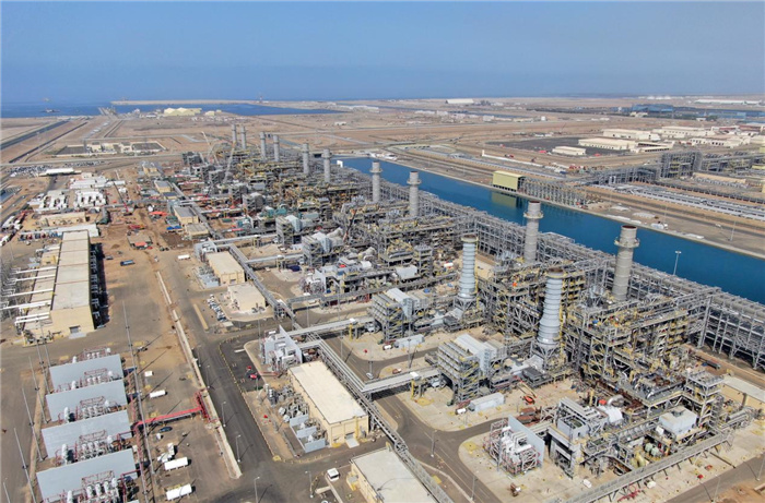 圖為無(wú)人機(jī)拍攝的吉贊燃機(jī)聯(lián)合循環(huán)電站。山東電建供圖