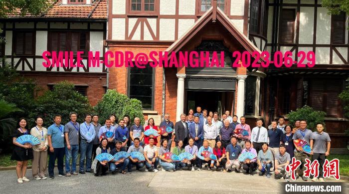 “微笑”衛星(SMILE)任務中歐聯合轉正樣設計評審會合影?！≈锌圃簢铱臻g科學中心 供圖