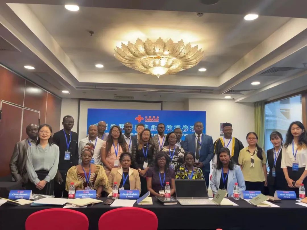 非洲法語國(guó)家農(nóng)業(yè)種植研修班學(xué)員合影 受訪單位供圖。