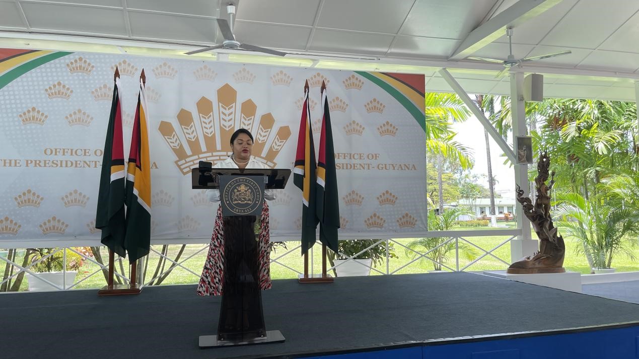 圭亞那第一夫人阿爾雅·阿里發表致辭。第18期援圭亞那醫療隊供圖