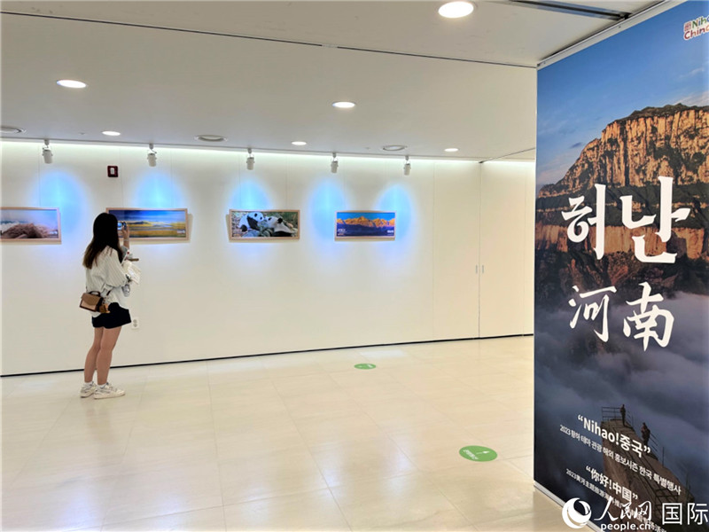 2.民眾參觀“看九曲黃河 聽華夏故事”主題展。人民網記者 馬菲攝