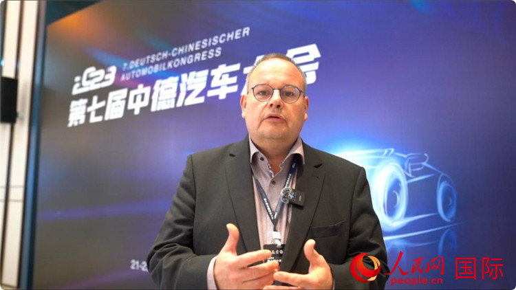 薩爾州經濟發展局局長斯特凡·施魏策爾接受人民網采訪。人民網 劉動攝