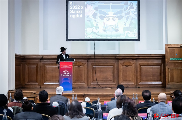 城市建筑與文化創意設計師卡姆·帕尼薩講述他和四川的故事。人民網 郭錦標攝