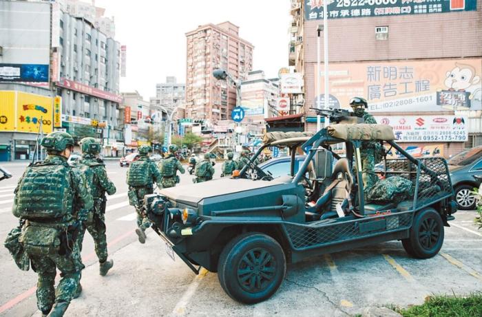 圖為2021年臺陸軍特種作戰指揮部在演習。圖片來源：臺灣《中國時報》。