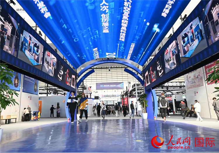 11月7日上午，2023年世界互聯網大會“互聯網之光”博覽會在浙江烏鎮開幕。人民網記者 葉賓得攝