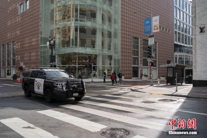 當地時間11月13日，美國加州舊金山聯合廣場周邊剛剛被沖洗過的街道較往常更為整潔。<a target='_blank' href='/'><p  align=