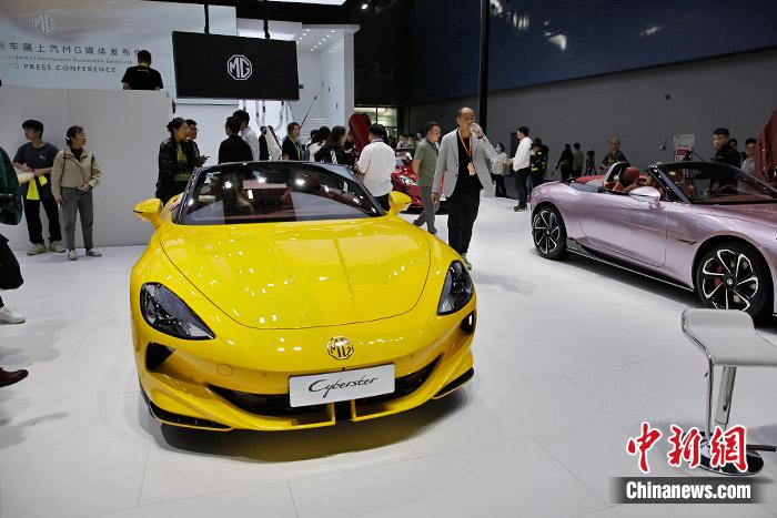 中國品牌新能源跑車。中新財(cái)經(jīng)記者 葛成 攝