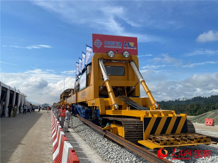 馬東鐵項目軌道工程啟動儀式現場。人民網記者 劉慧攝