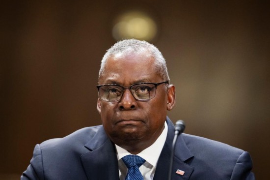 這是2023年10月31日，在美國首都華盛頓國防部長奧斯汀出席國會聽證會。新華社記者劉杰攝