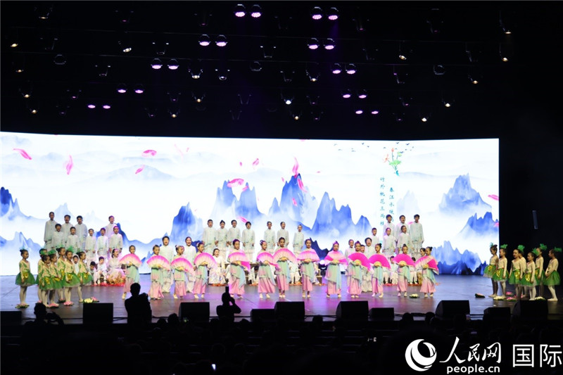 《四季詩韻》童聲詩朗誦表演。人民網記者 任皓宇攝