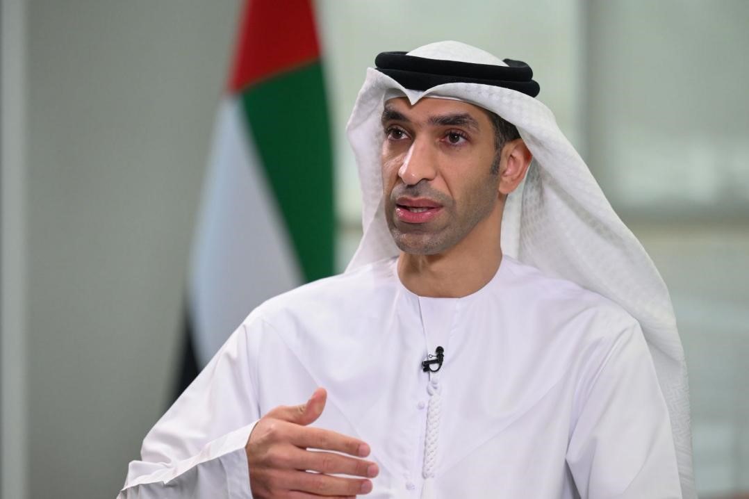 阿聯(lián)酋外貿(mào)國(guó)務(wù)部長(zhǎng)薩尼·宰尤迪接受采訪(fǎng)。阿聯(lián)酋通訊社供圖