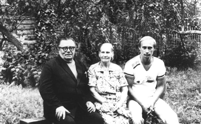 從圣彼得堡到莫斯科，普京從政大事記：下一個六年怎么走？