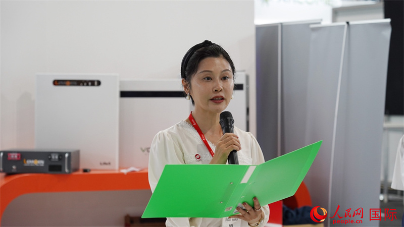 中建材海外經濟合作有限公司總經理姜婓致辭。人民網 劉暢攝