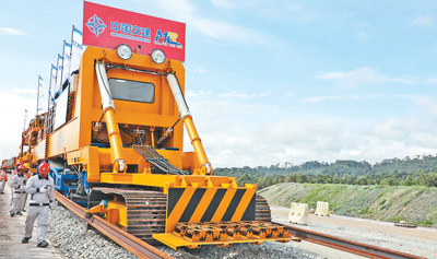 中企承建的馬東鐵項目創造就業機會超過1.8萬個，合作的當地企業超過1900家——為促進馬來西亞東西海岸互聯互通貢獻力量（共建“一帶一路”第一現場）