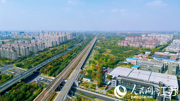 航拍幸福街道。人民網記者 王繼亮攝