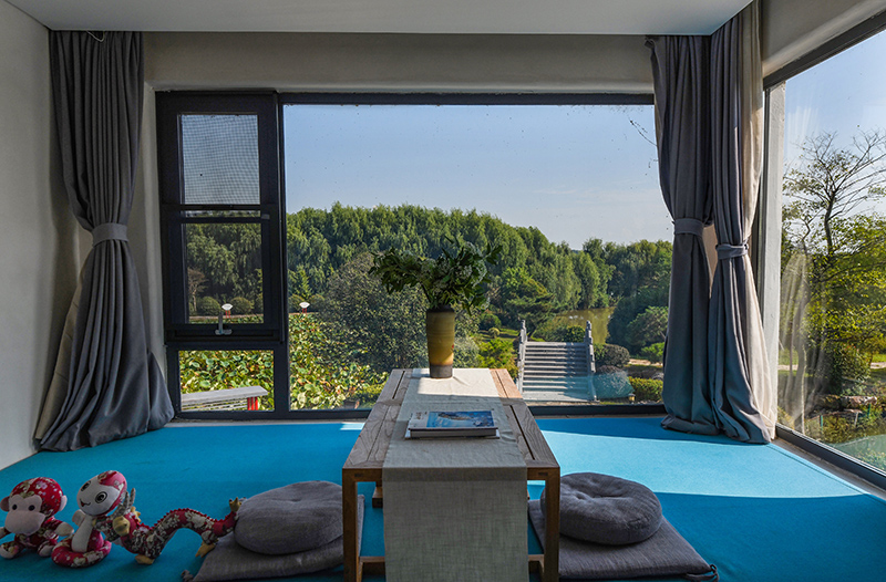 位于四頂山腳下的四頂山居,推窗見景,望山親水。吳芳攝