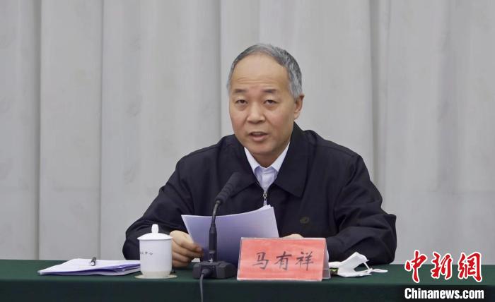 圖為農業農村部副部長馬有祥在部省共同打造青海綠色有機農畜產品輸出地推進會議上講話?！±罱瓕?攝