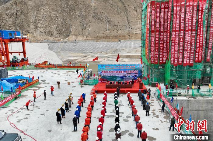 改善12.49萬畝農田灌溉西藏湘河水利樞紐工程下閘蓄水