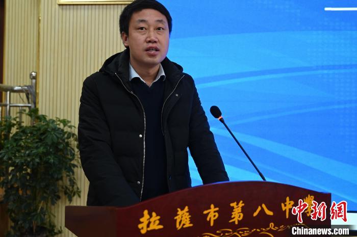 圖為城關區委副書記、區委教育工作領導小組組長汪鋒致辭。　趙朗 攝