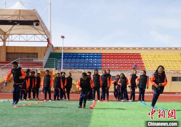 圖為孩子們正在進行訓練。　馬銘言 攝