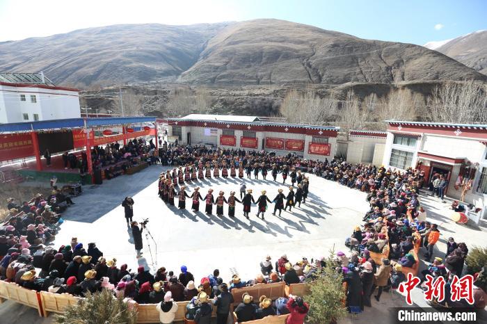 圖為匯報演出現場。　倫珠澤仁 攝