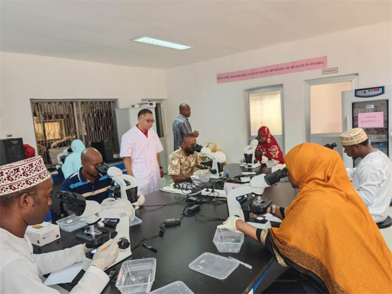 實驗室操作培訓現場。徐張懿攝。（專家組供圖）