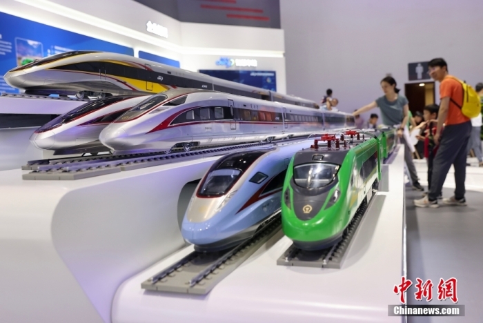 7月13日，第二十六屆北京科博會在北京國家會議中心開幕。圖為復(fù)興號系列動車組模型。<a target='_blank' href='/'><p  align=