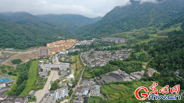 云南騰沖:小小“火塘會” 打通服務群眾“最后一公里”