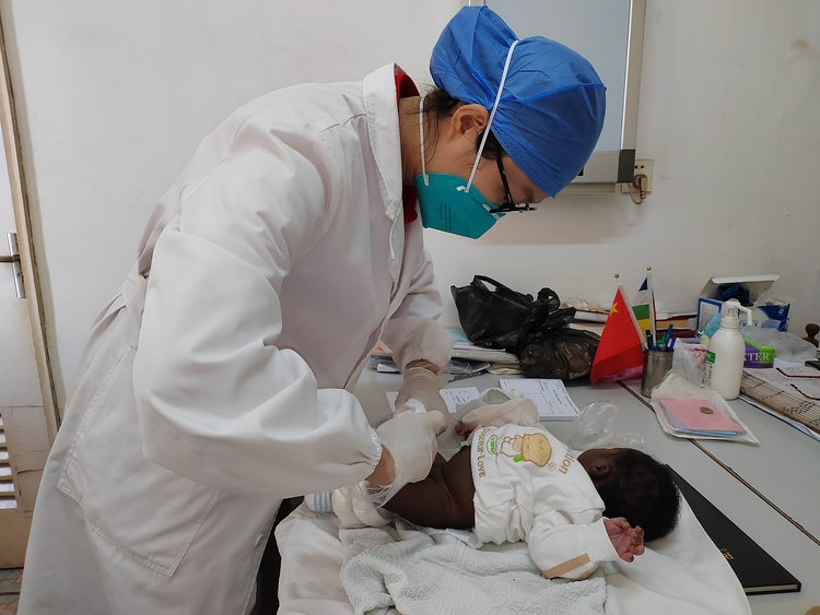 第20批援中非中國醫療隊：不以山海為遠 傳播仁心仁術