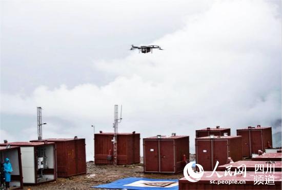 四川甘孜雅江縣引入無人機運輸，拓寬群眾致富增收新渠道。（圖片由雅江縣委宣傳部提供）