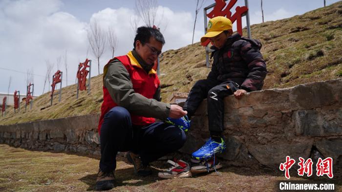 青海玉樹：電網“心愿計劃”為牧區孩子實現“微心愿”