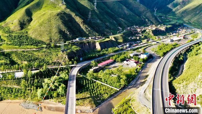 青藏川滇甘交界地區州（市）：交通互聯互通步伐不斷加快