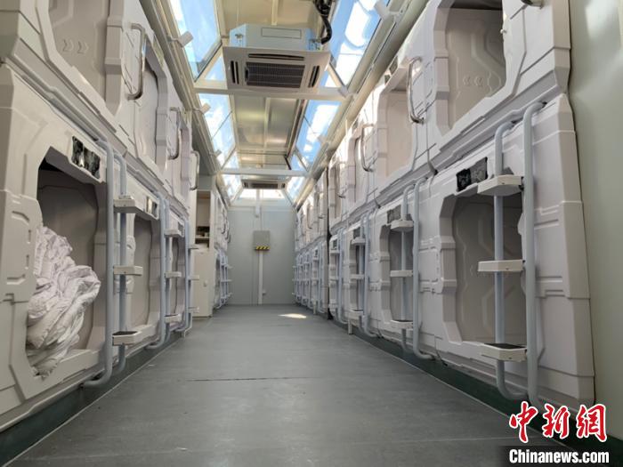 圖為火星營地“太空艙”?！O睿 攝