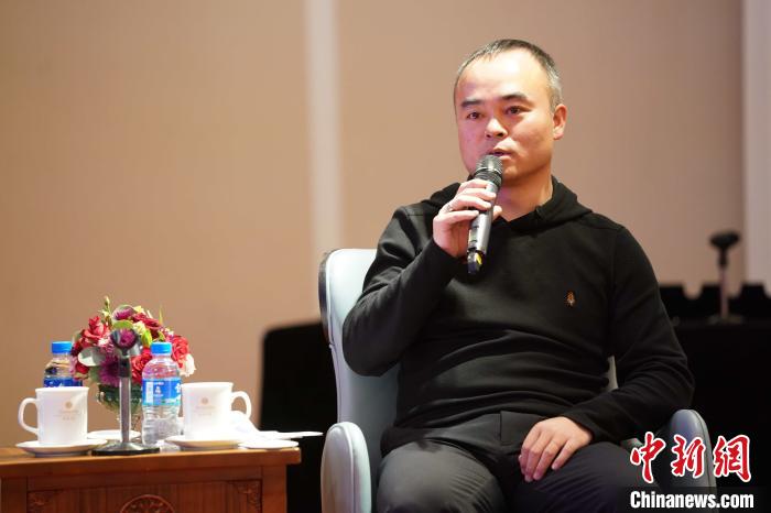 圖為<a target='_blank' >中新社</a>青海分社社長胡鐘藝就加強瀾湄流域新聞報道發表觀點。　蘇丹 攝