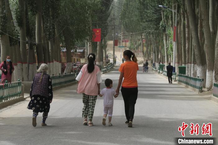 圖為進藏先遣英雄連誓師地原址所在的新疆維吾爾自治區和田地區于田縣普魯村現貌。　楊程晨 攝