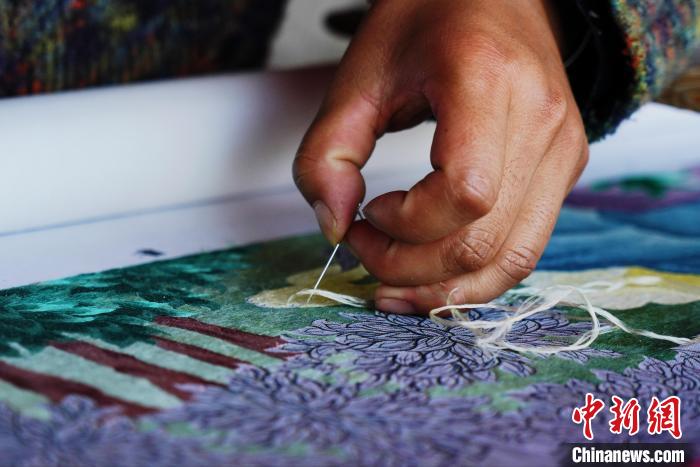圖為“藏繡”細節圖。　馬銘言 攝
