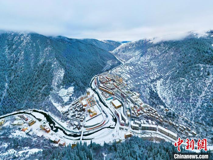 壤塘的雪后美景。 壤塘縣融媒體中心供圖