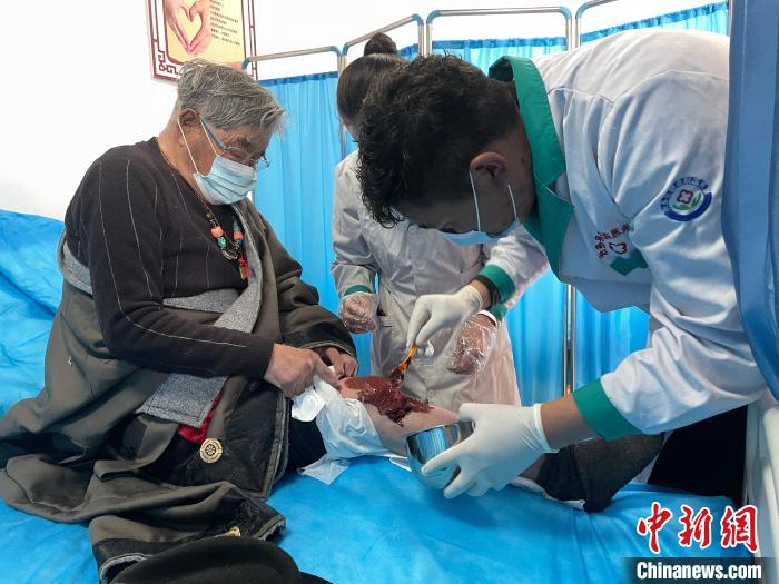 青海玉樹：“醫養結合”敬老院讓老人有“醫靠”