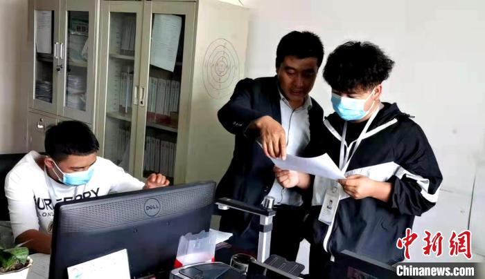 【十年@每一個奮斗的你】青海湖畔創業大學生：回鄉就是為了服務鄉親回饋家鄉