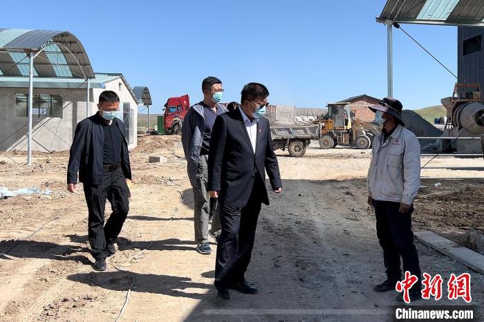 山東援青讓青海湖北岸“海濱藏城”“畜”勢勃發