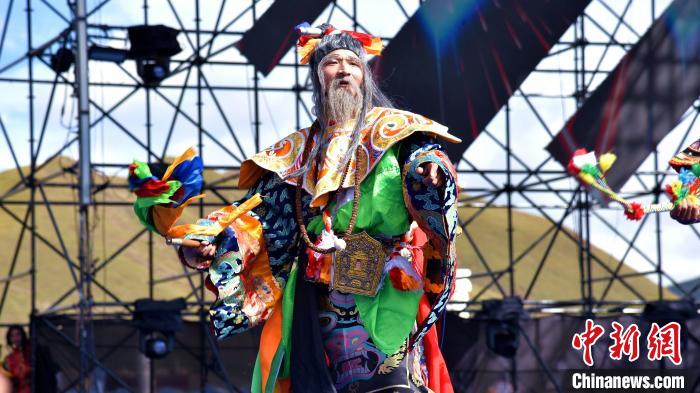 史詩劇+民族服裝秀“中國格薩爾文化之鄉”魅力盡顯