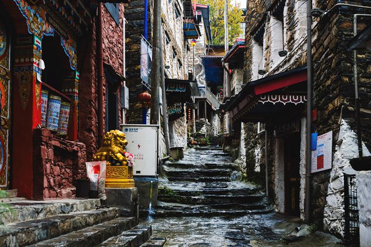 臺(tái)灣青年:尋美川藏線是令人震撼和難忘的旅程