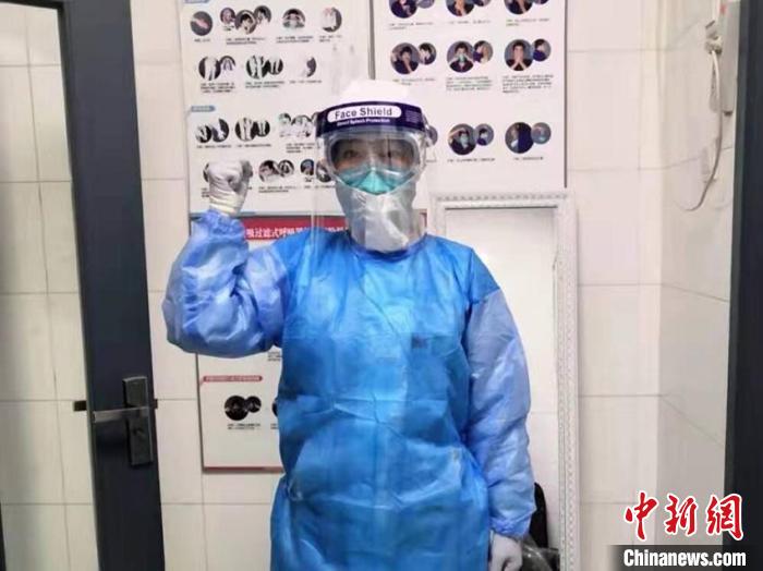 長春“85后”護士“戰”疫：虛脫靠打點滴恢復體力