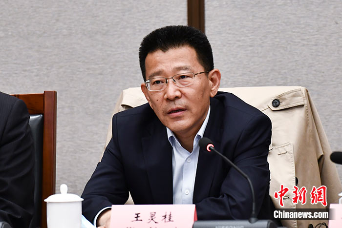 5月16日，由中國社會科學院西藏智庫、中國社會科學院民族學與人類學研究所主辦的第五屆西藏智庫國際論壇在北京舉行。中國社會科學院副院長王靈桂在致辭中表示，今年是西藏和平解放70周年，西藏人民團結奮斗，把貧窮落后的舊西藏建設成經濟發展、文化繁榮、社會進步、環境良好、生活幸福的社會主義新西藏，西藏歷史上第一次徹底消滅了絕對貧困，同全國人民一起，西藏各族人民已經走進全面建成小康社會的新時代，進入歷史發展的新坐標。 <a target='_blank' ><p  align=