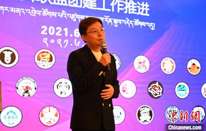 圖為中國舞蹈家協(xié)會(huì)街舞委員會(huì)常務(wù)副主任、秘書長夏銳致辭。　趙朗 攝