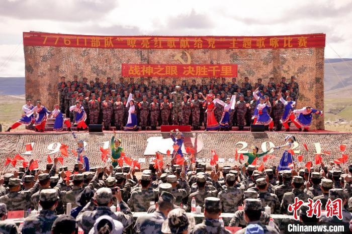 圖為主題歌詠比賽活動現場。　馬成鎖 　攝