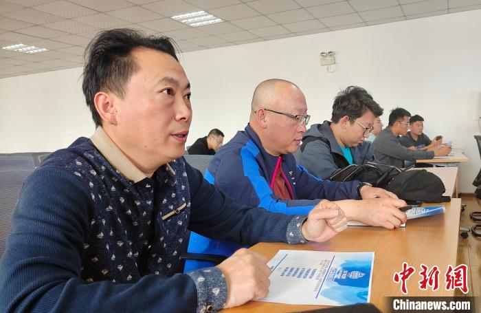 圖為培訓(xùn)會(huì)現(xiàn)場(chǎng)。　貢桑拉姆 攝